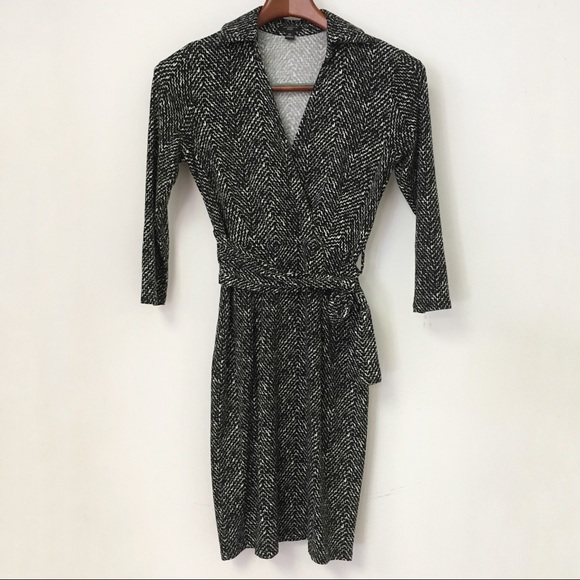 Ann Taylor Dresses & Skirts - Ann Taylor Black & White Print Faux Wrap Dress 2P